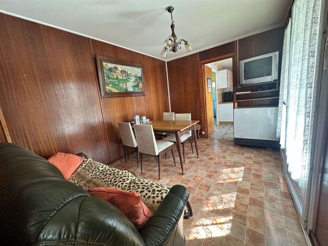 Terrain à CHATILLON