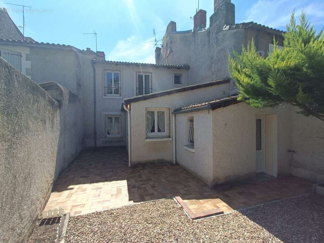 Maison 100 m² à Chauvigny  - photo 2