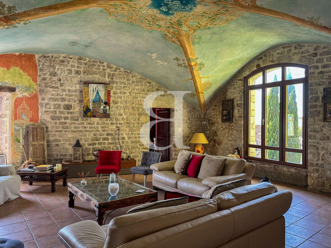 Maison 337 m² à La Begude-De-Mazenc  - photo 8