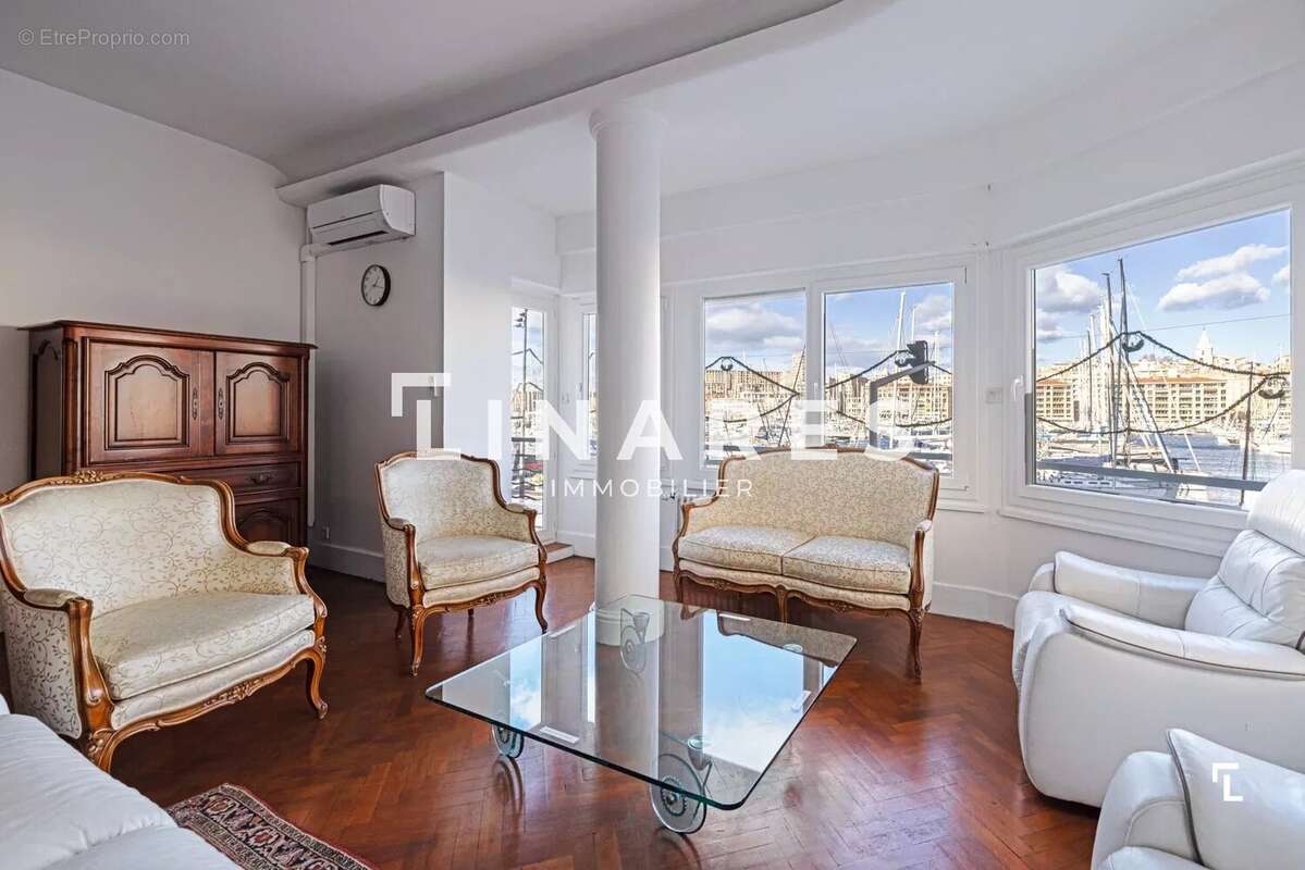 Appartement à MARSEILLE-1E