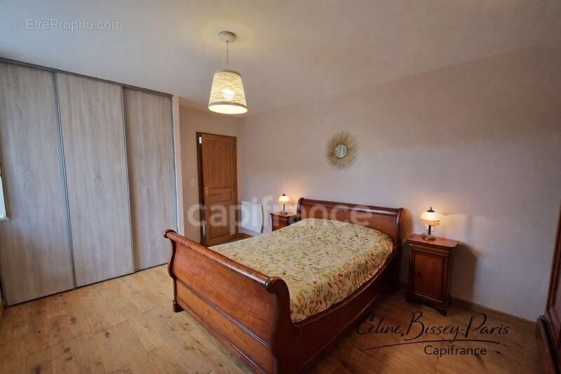 Maison 4 pièces, Plein Pied, 2 chambres, cuisine équipée américaine, dépendances, comble aménageable QUINCEROT (89) - photo 9