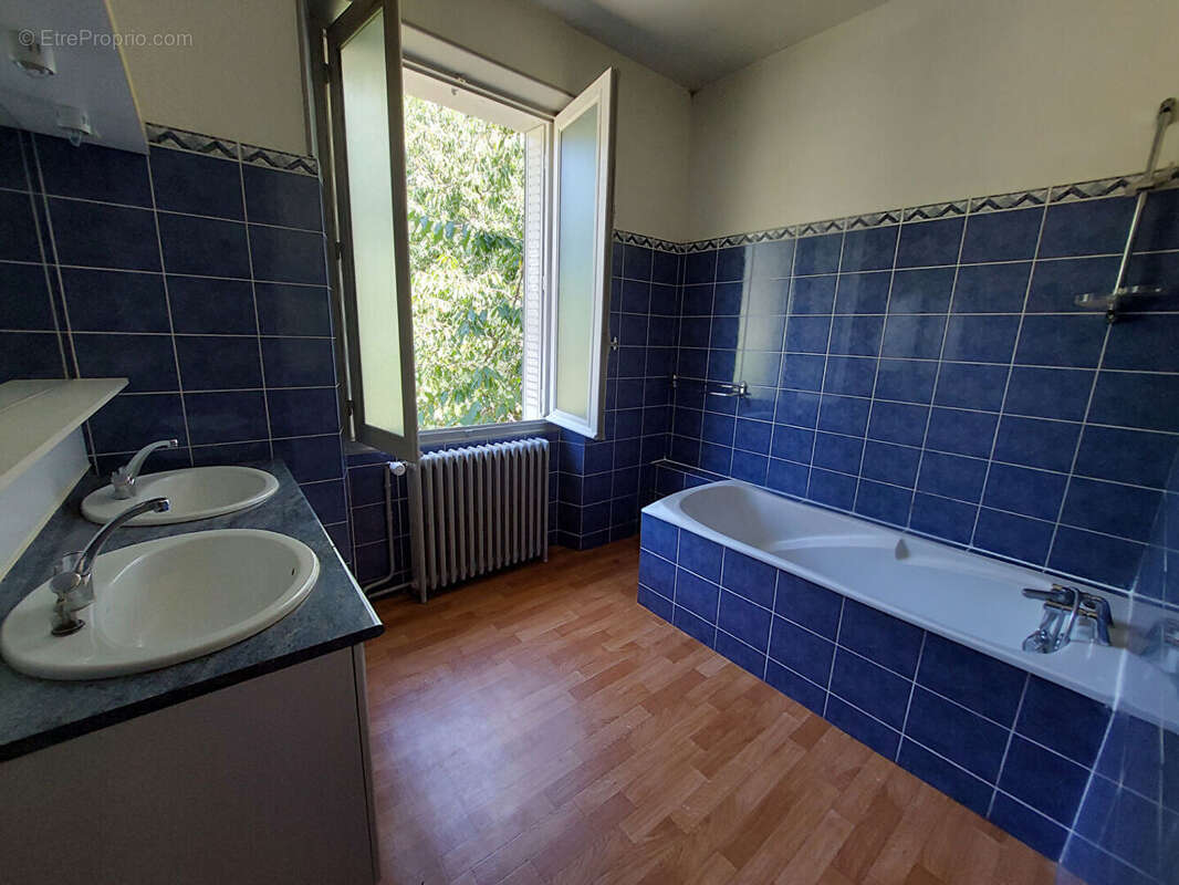 Maison à SAINTE-FEYRE