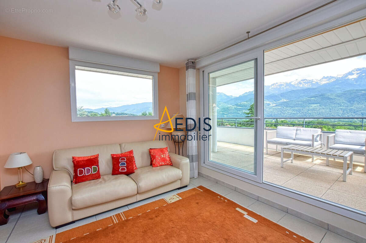 Appartement à SAINT-ISMIER