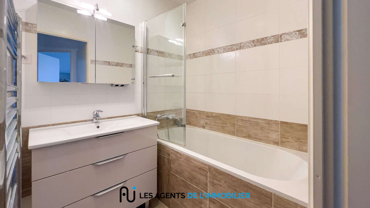 Appartement à NANTERRE