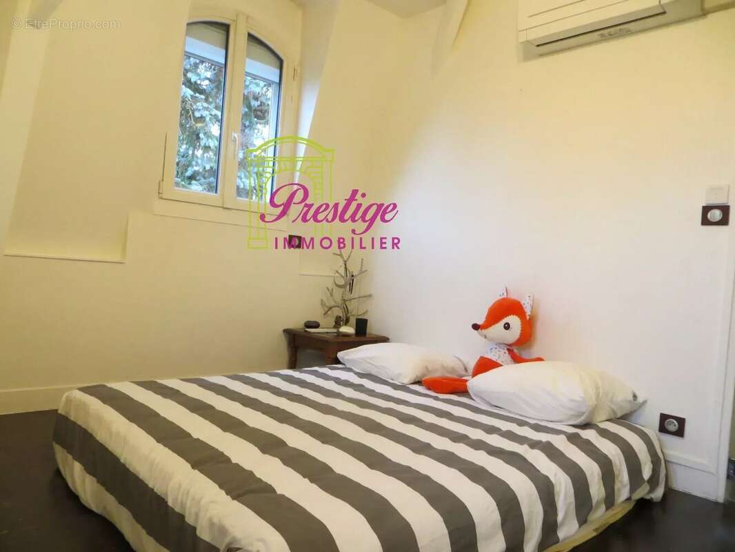 Maison à LE MESNIL-LE-ROI