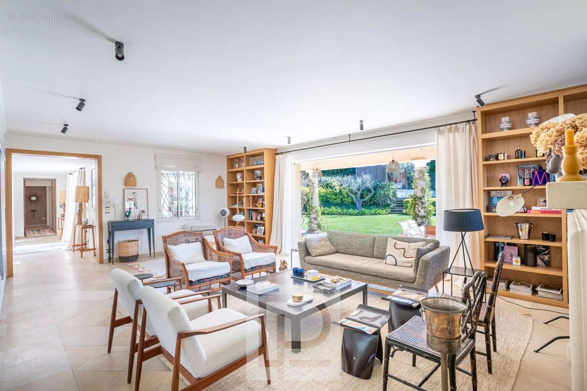 Villa provençale de charme – volumes généreux & domaine sécurisé - photo 9