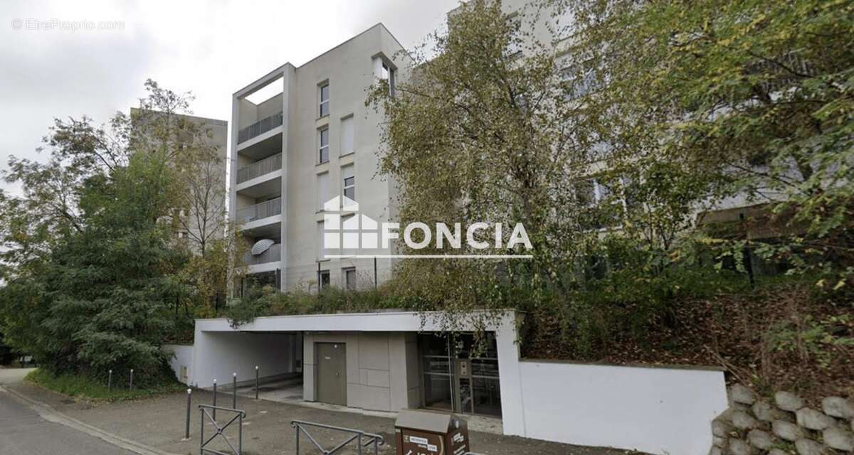Appartement à DECINES-CHARPIEU
