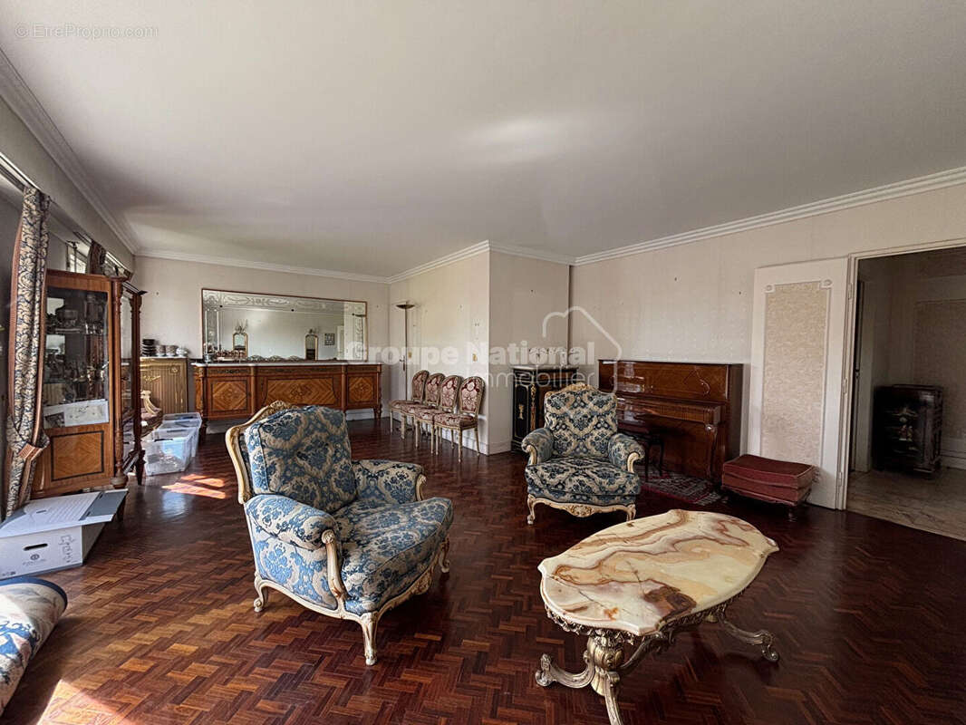 Appartement à VERSAILLES