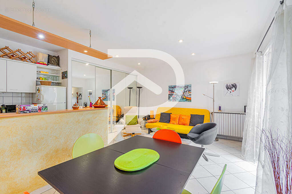 Appartement à MARSEILLE-7E