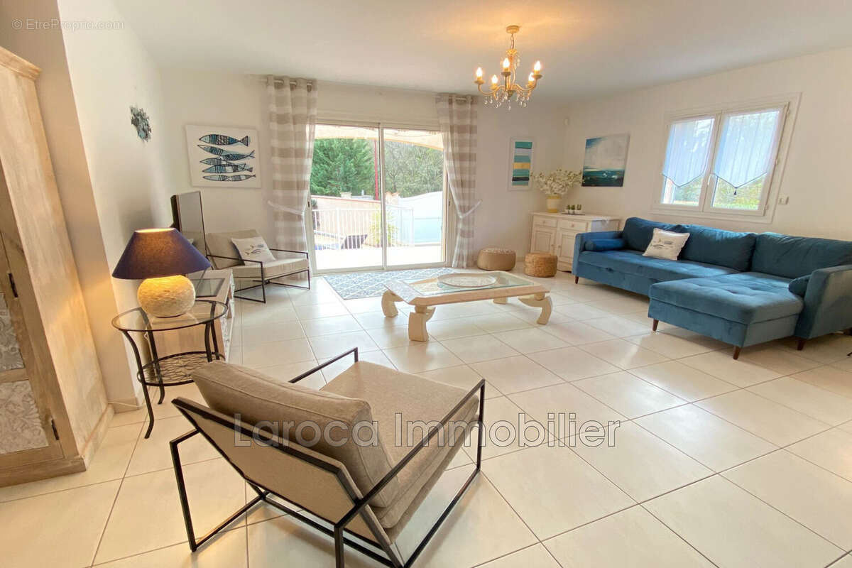 Maison à SAINT-GENIS-DES-FONTAINES