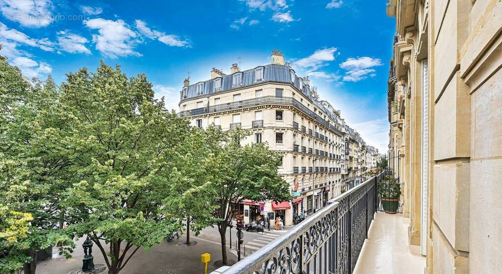 Appartement à PARIS-17E