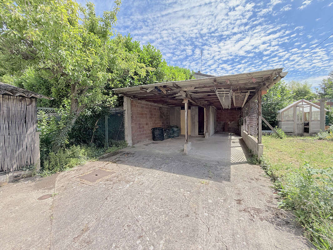 Argenteuil Maison de 4-5 pièces + dépendance sur 316m2 de terrain clos. - photo 13