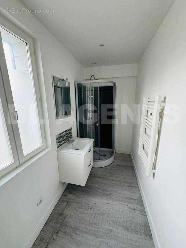 Messenger_creation_C2B58537-DC11-4DA8-BB32-04862032F4E6 - Maison à DOUVREND