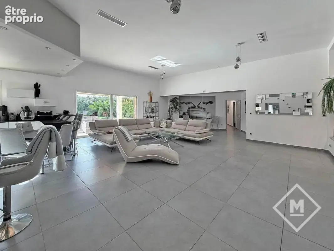 Maison d’Architecte de 250 m² dans un Écrin Arboré de 3 000 m² - photo 12