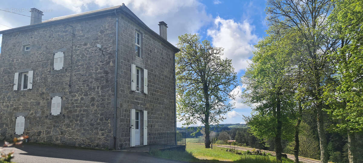 Maison à LE CHAMBON-SUR-LIGNON
