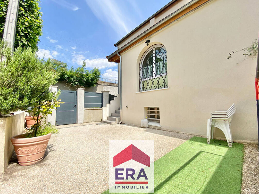 Maison à SARTROUVILLE