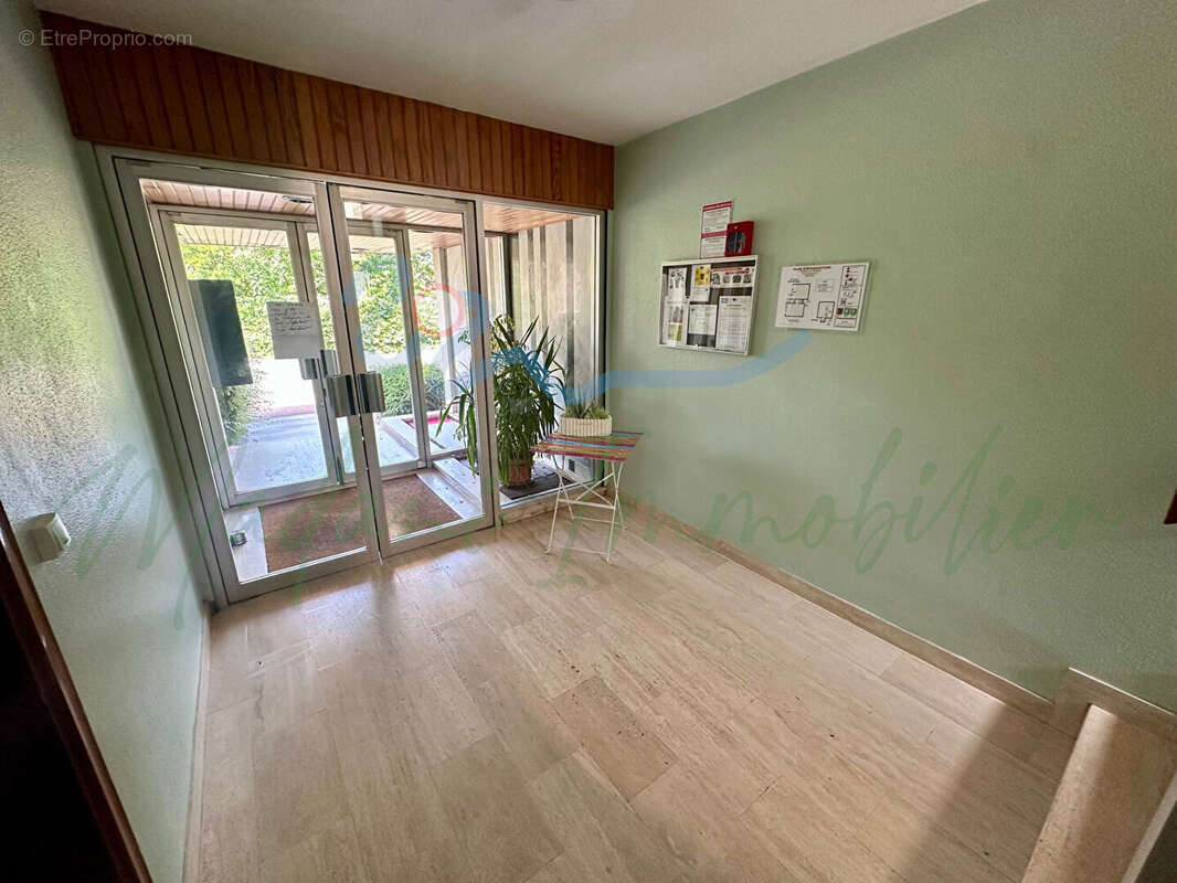 Appartement à FRENEUSE