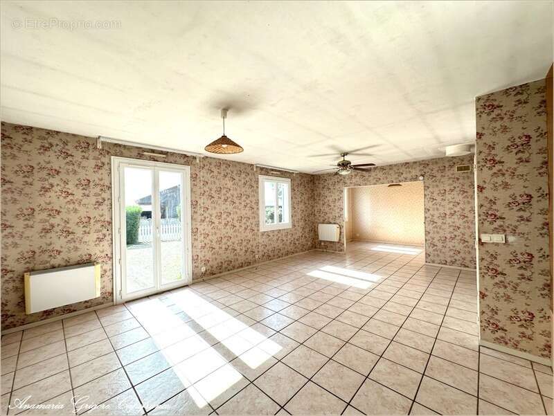 Maison à SAINT-ARNOULT-DES-BOIS