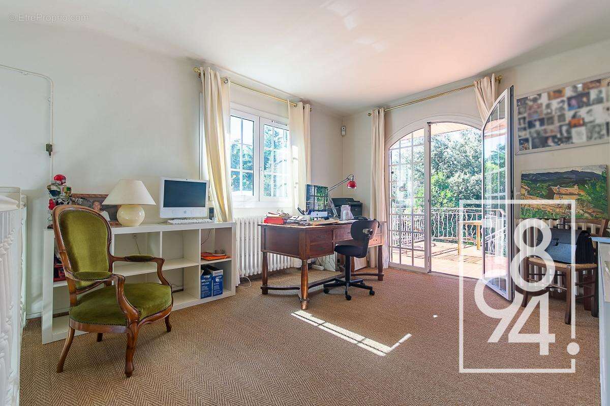 Maison à ROQUEFORT-LA-BEDOULE