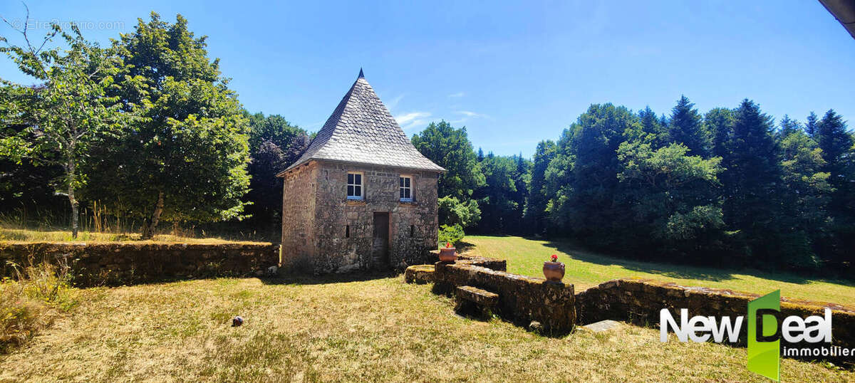 Exceptionnel Domaine sur 9ha en bordure d'étang - photo 23