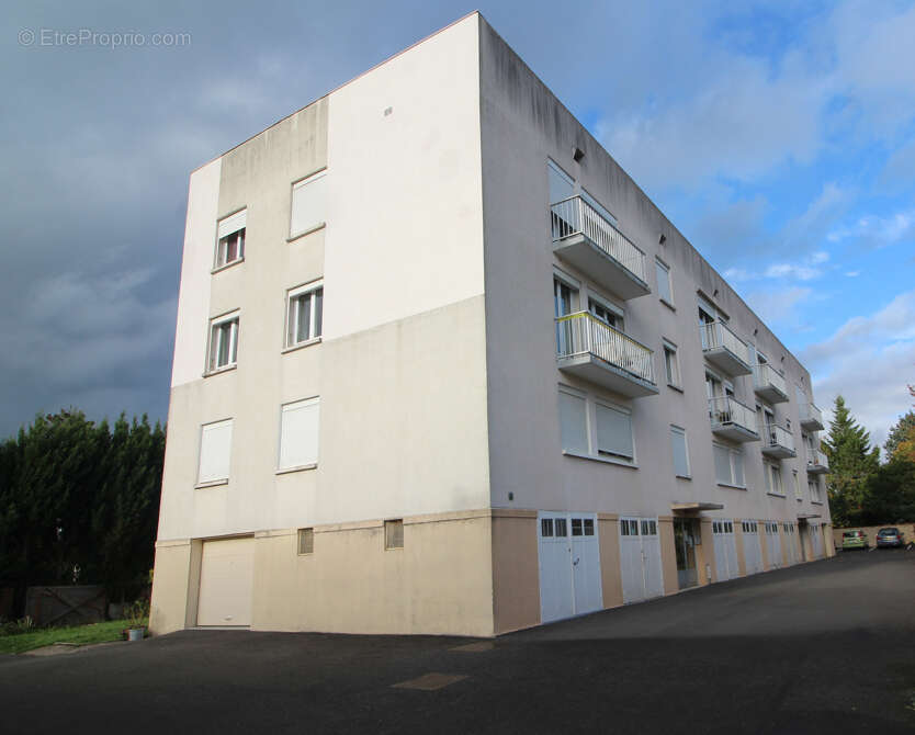 Appartement à VARENNES-VAUZELLES