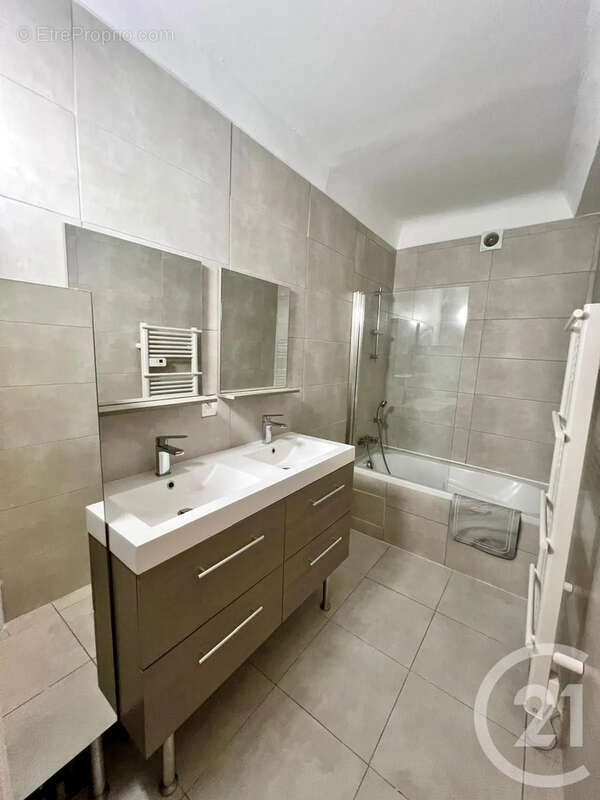 Appartement à SAINT-JEANNET