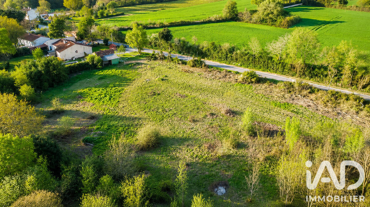 Photo 1 - Terrain à TALMONT-SAINT-HILAIRE