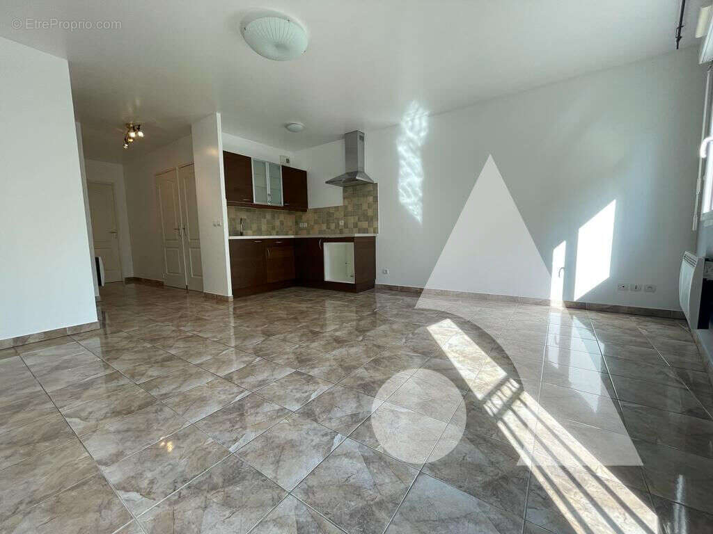 Appartement à CORBEIL-ESSONNES