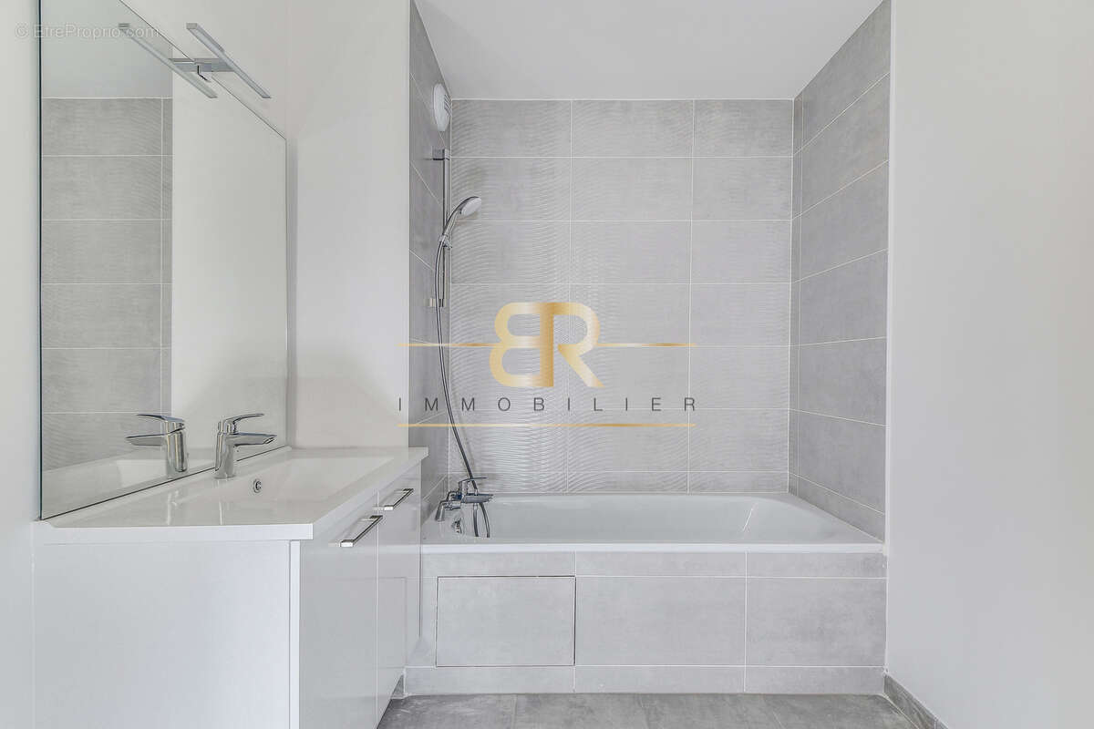 Appartement à AUBERVILLIERS