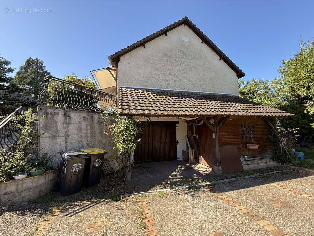 Maison à SAINT-SATUR