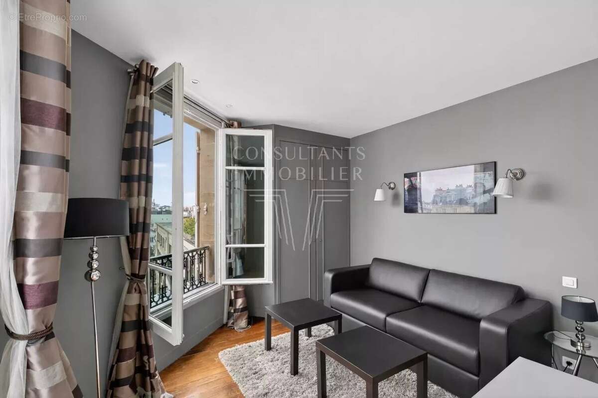 Appartement à NEUILLY-SUR-SEINE