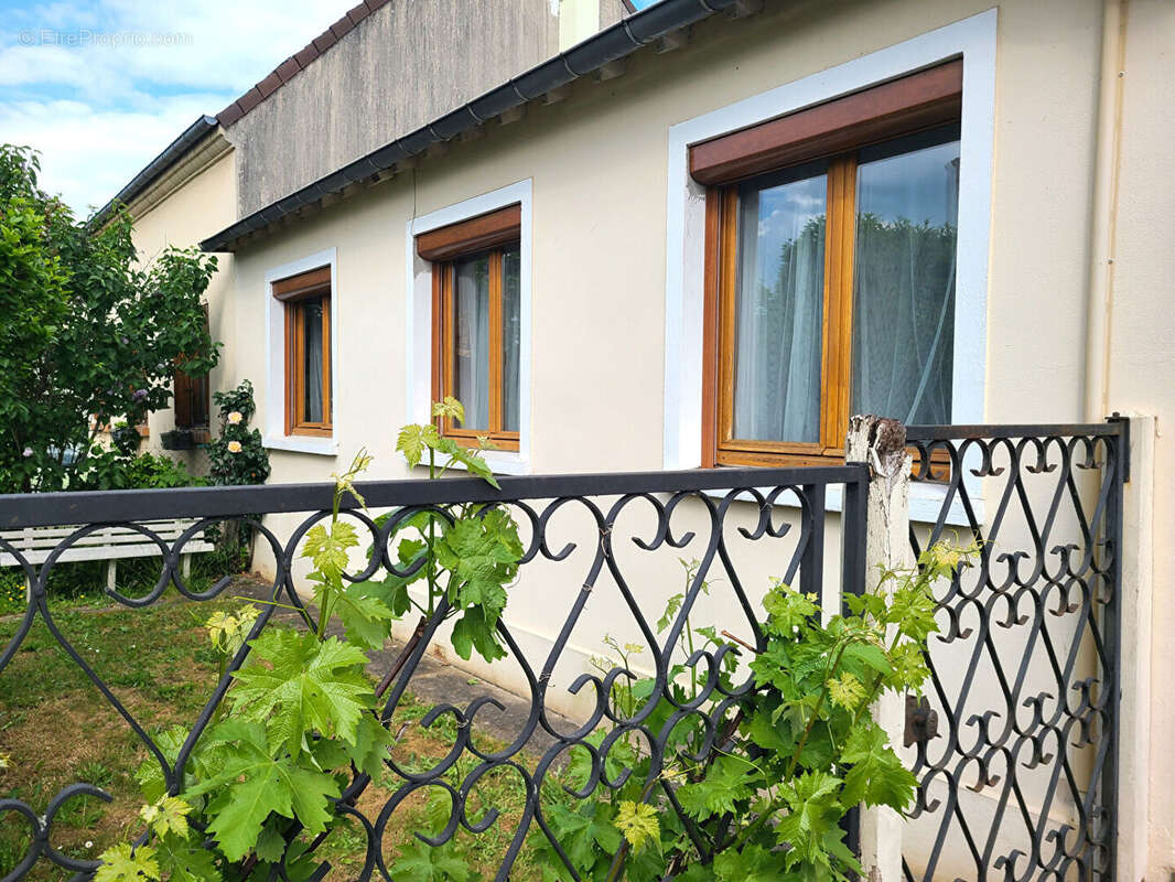 Maison à FONTENAY-LE-FLEURY