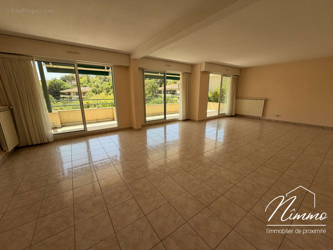 Nimes cigale les villegiales appartement t7 terrasses double garages piscine - photo 4
