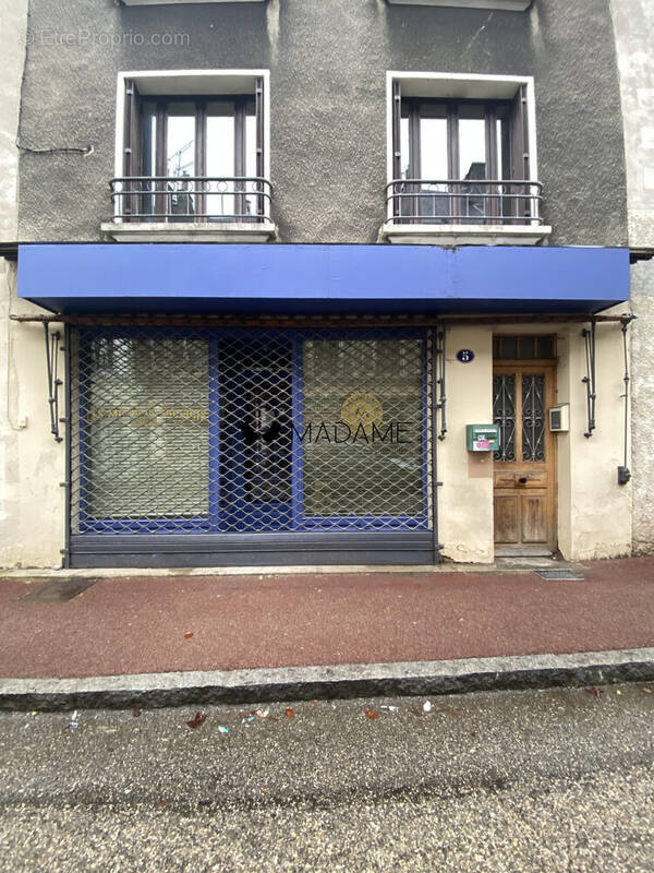 Commerce à LA MURE