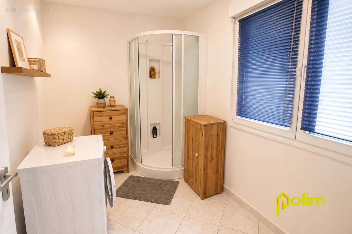 Ensemble immobilier avec appartement loué et vaste dépôt - photo 8