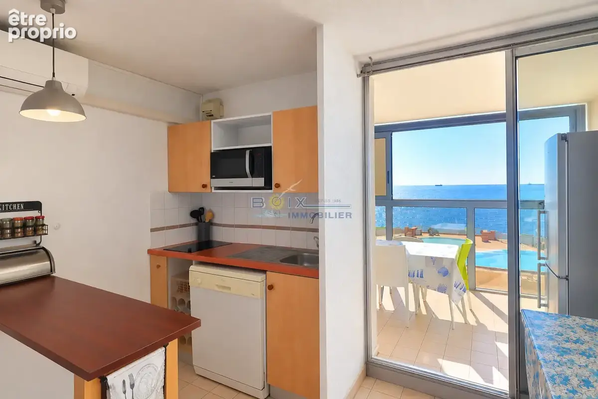 A vendre studio cabine 31m2 + loggia face a la mer ! - photo 3