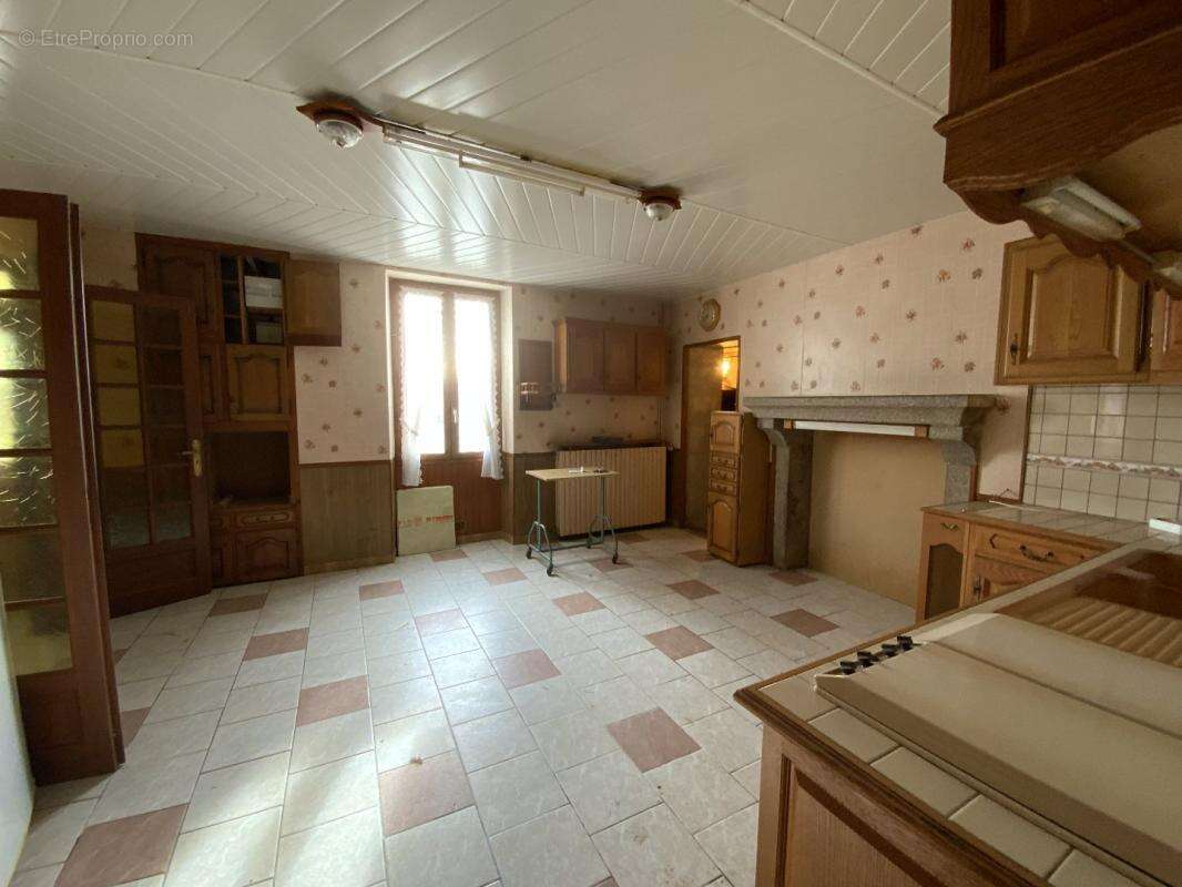 Maison à GENOUILLAC
