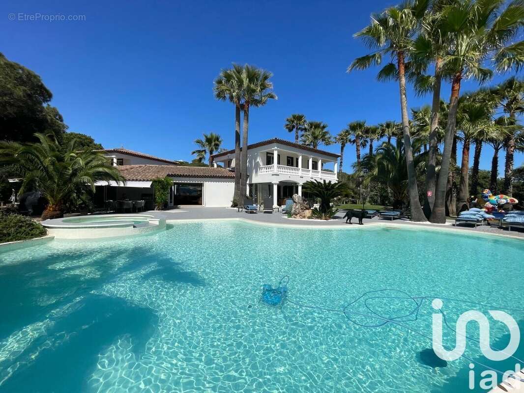 Photo 2 - Maison à ROQUEBRUNE-SUR-ARGENS