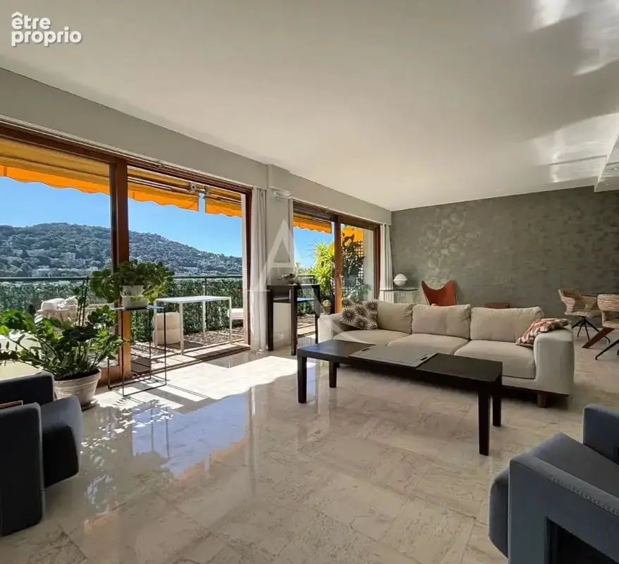**Le Cannet Mairie ** Superbe 2/3 pièces avec terrasse vue mer** 83m² + box - photo 4