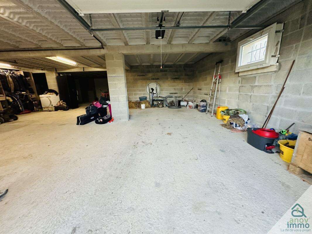 Maison à ROULLET-SAINT-ESTEPHE