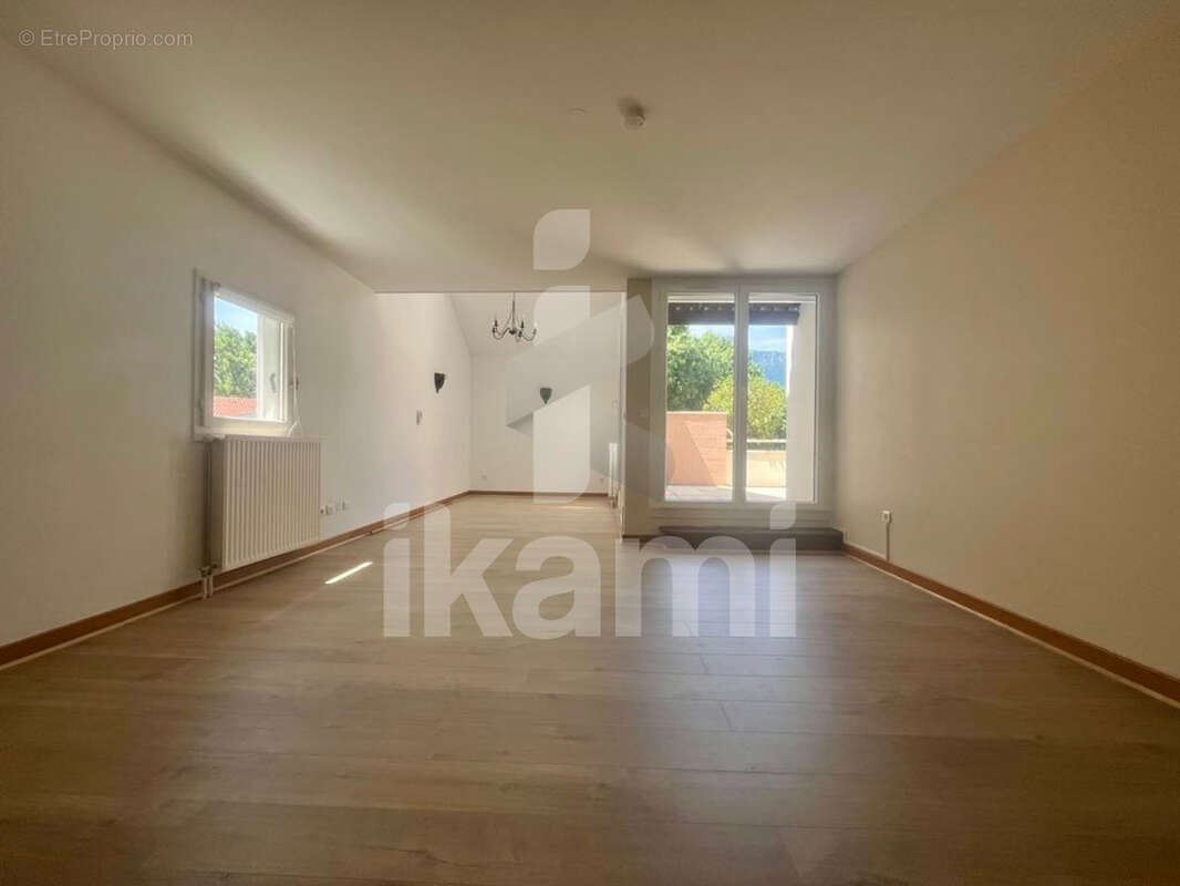 Appartement à SAINT-EGREVE