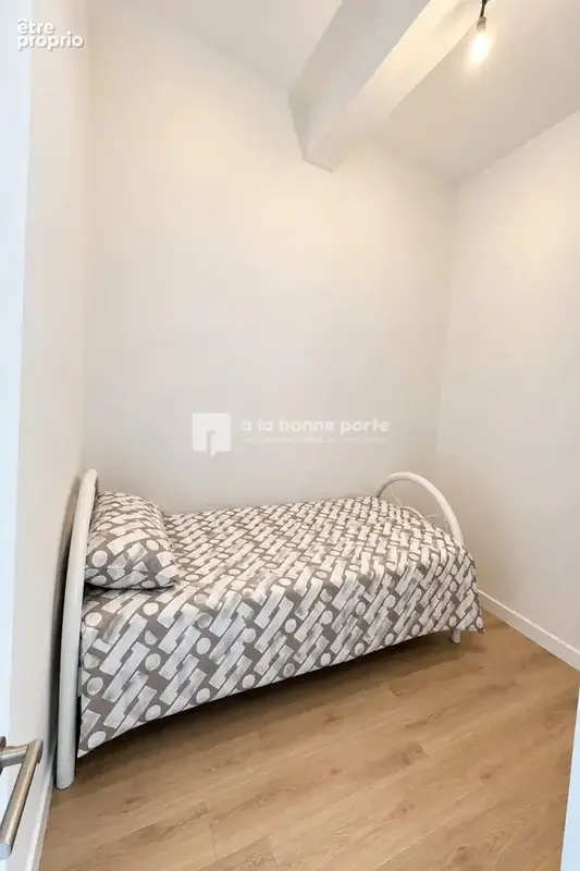 Appartement 2 pièces 30 m² à vendre à Marseille-6e (13006) - photo 4