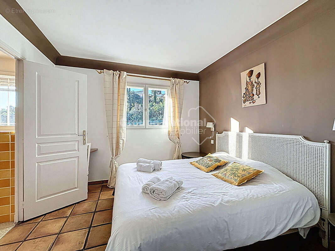 Maison à MANDELIEU-LA-NAPOULE