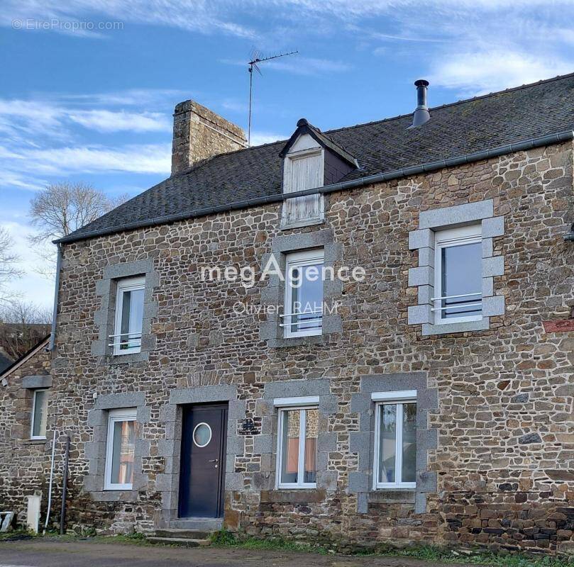 Maison à SAINT-BROLADRE