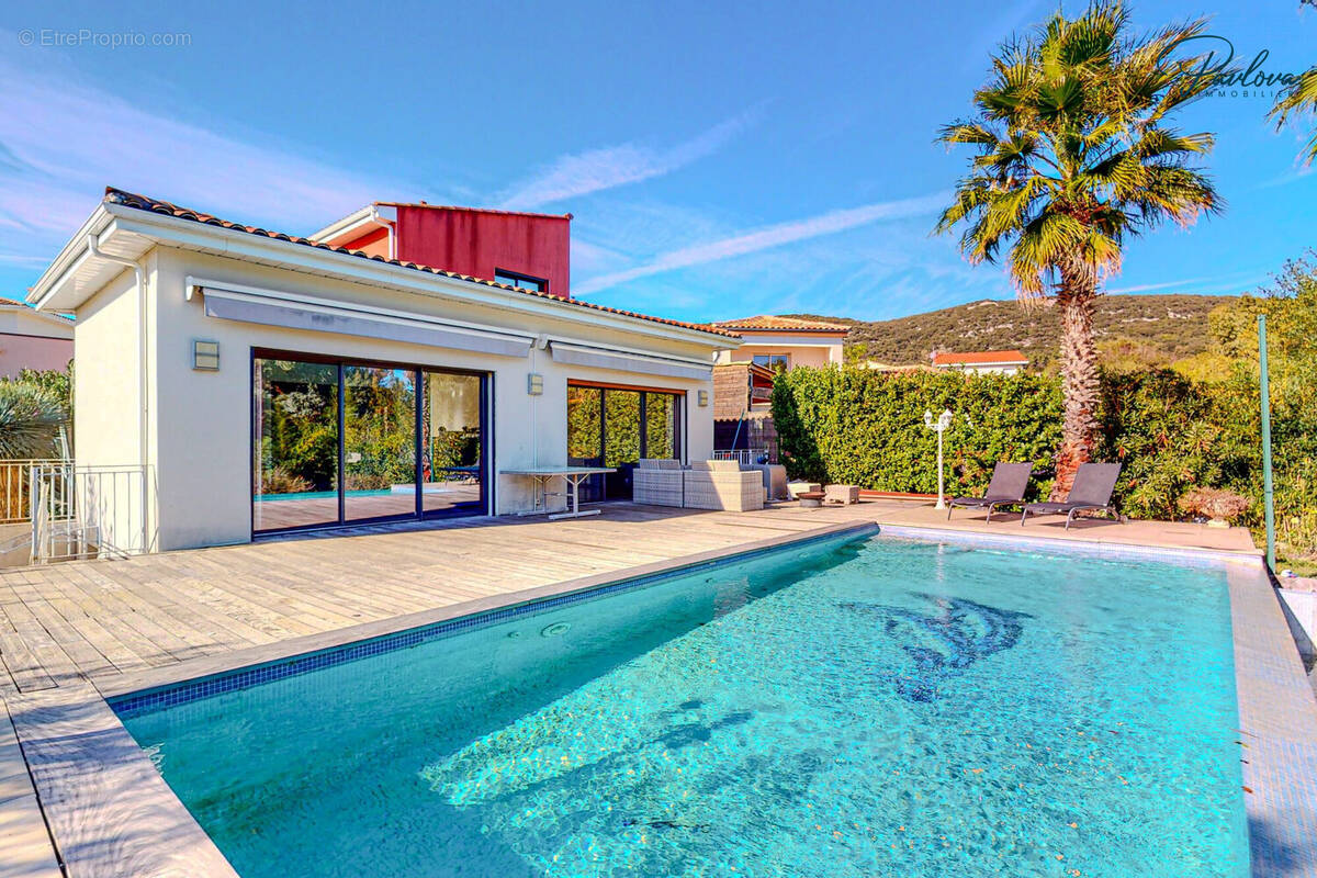 Maison à VAILHAUQUES