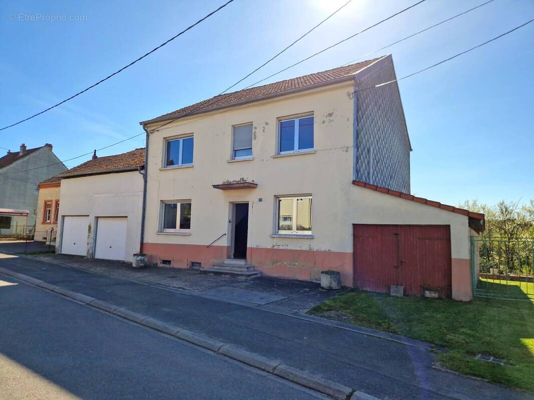 Maison à PUTTELANGE-AUX-LACS