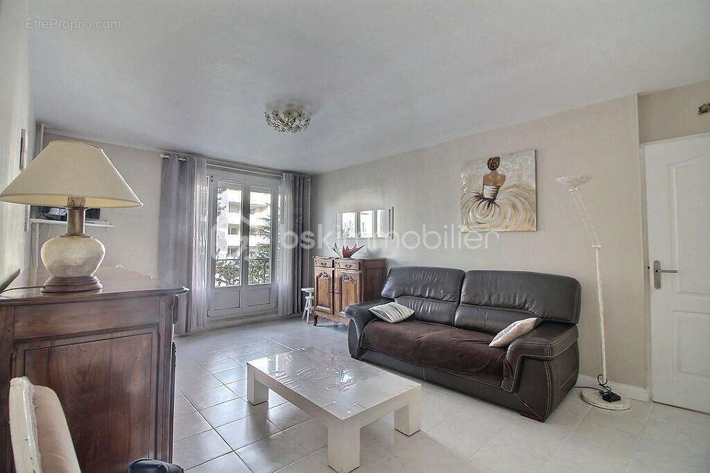 Appartement à ROSNY-SOUS-BOIS