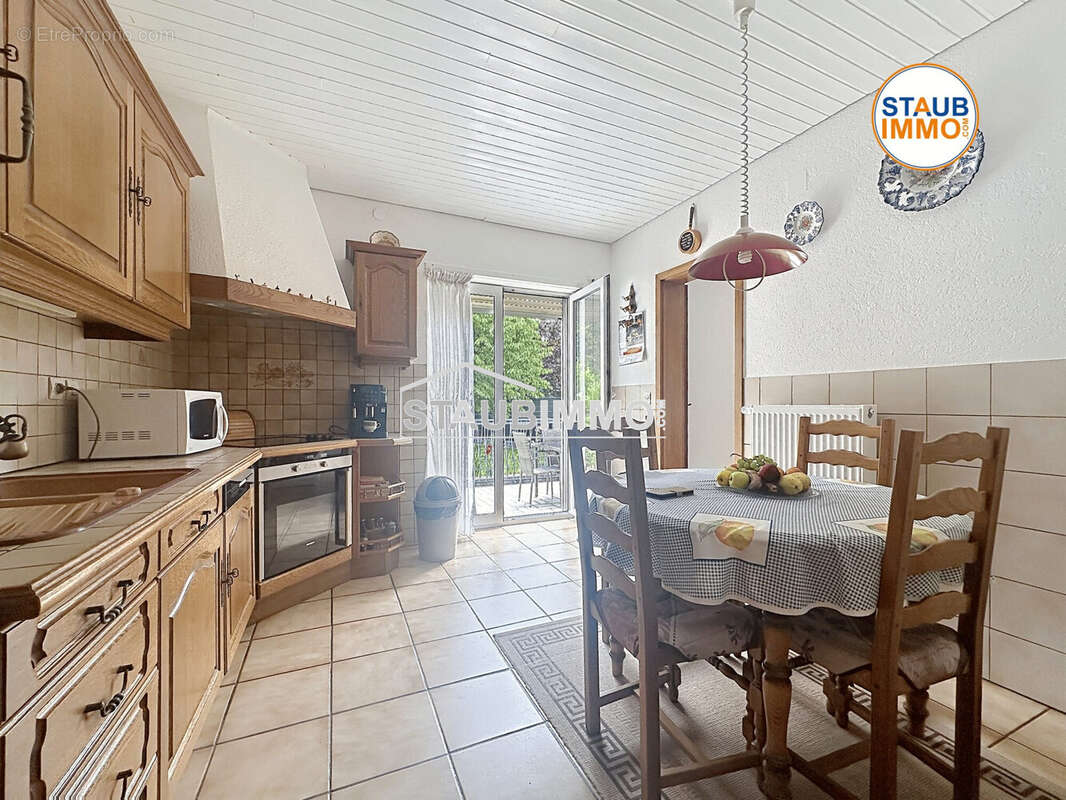Maison 162 m² à Saint-Louis  - photo 8