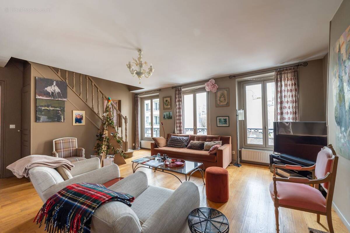 Appartement à PARIS-15E