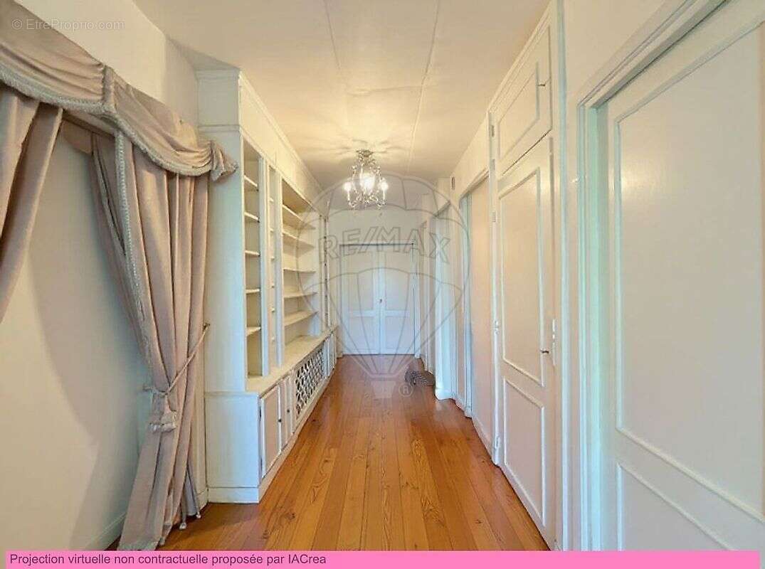 Appartement à PARIS-16E